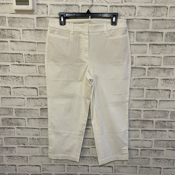 Women’s Talbots white perfect skimmer cropped casual pants 6 - Picture 1 of 4